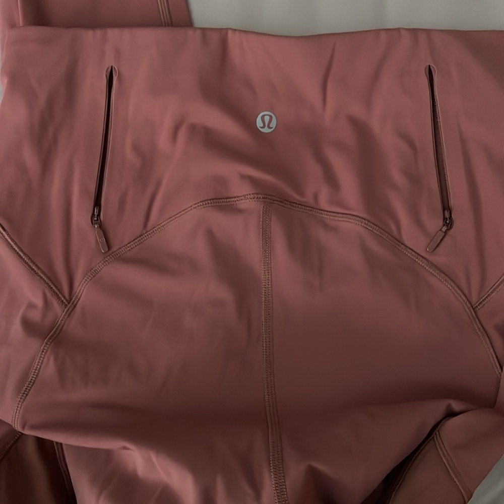 Lululemon - Picture 4 of 9